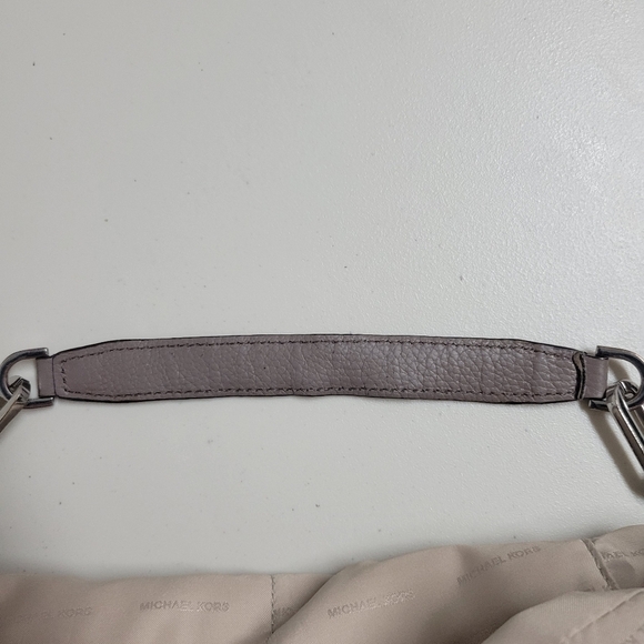 Michael Kors Matilda Leather Shoulder Bag. - Picture 8 of 16